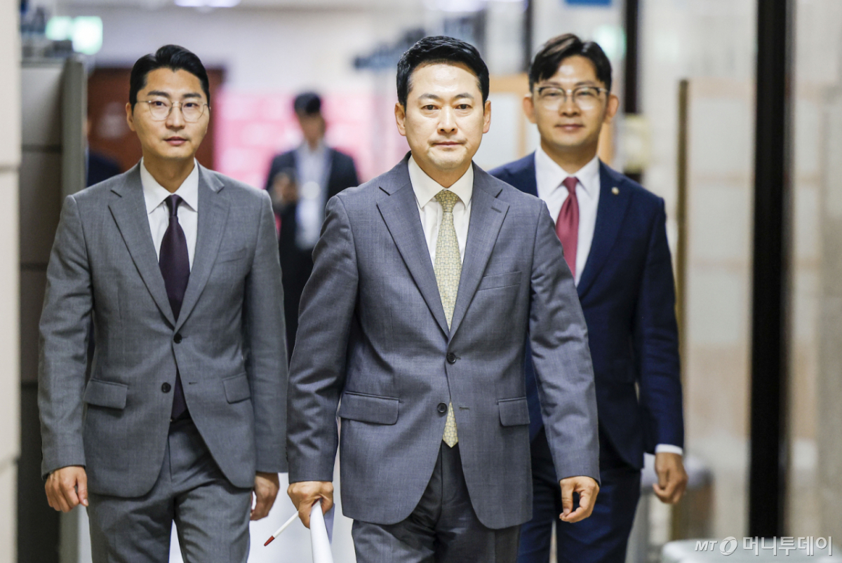 [서울=뉴시스] 정병혁 기자 = 장동혁 국민의힘 대표가 30일 서울 여의도 국회에서 선관위 특검법 국회 통과 관련 기자회견에 참석하고 있다. 2026.07.30. jhope@newsis.com /사진=정병혁
