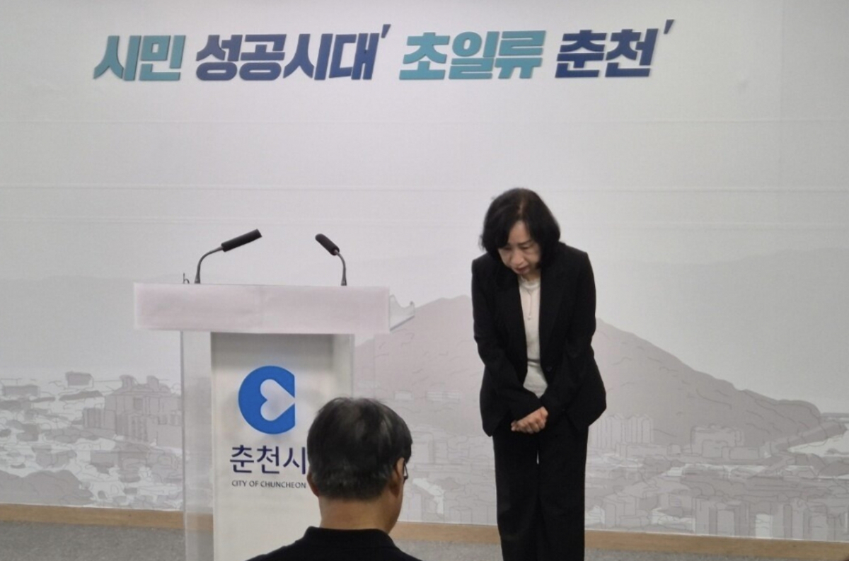 김지숙 더불어민주당 춘천시의원이 음주 상태에서 지구대에서 소란을 피운 사건과 관련해 시민들에게 공식 사과했다./사진=뉴스1