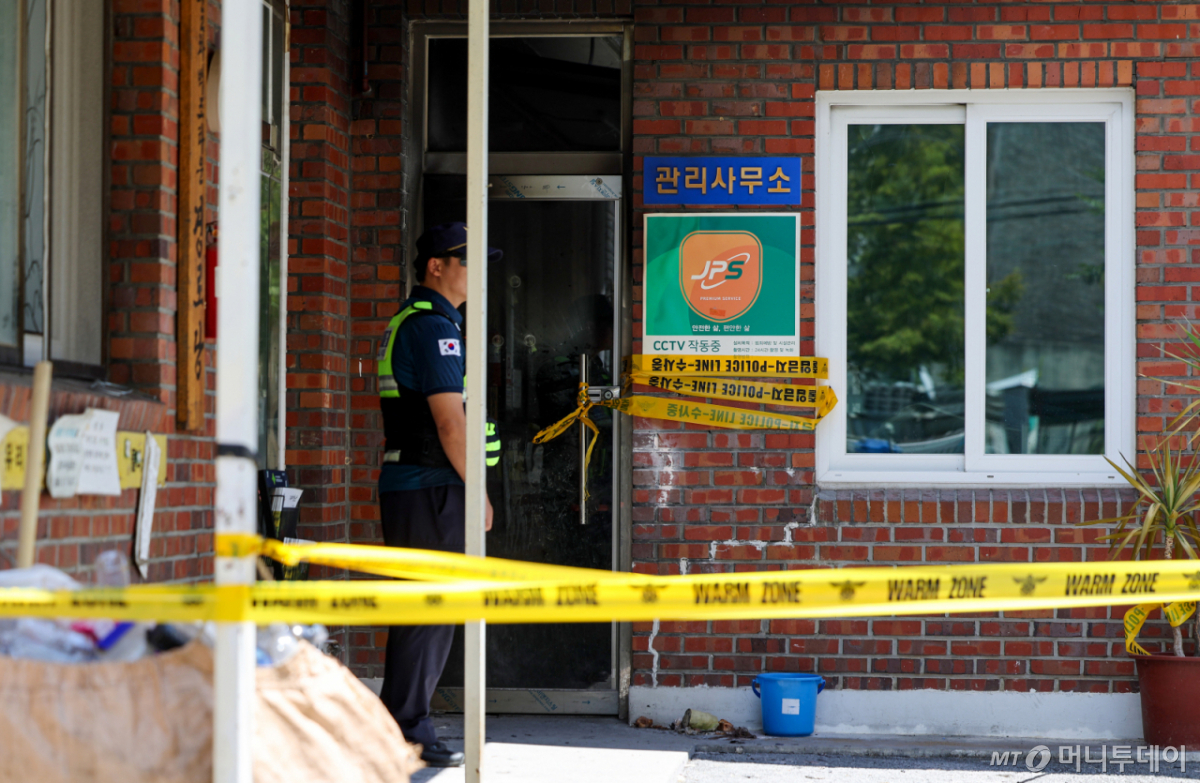 경북 경산시 아파트 관리사무소 방화 사건으로 전신 화상을 입어 치료받던 입주민 대표가 숨졌다. /사진=머니투데이 DB
