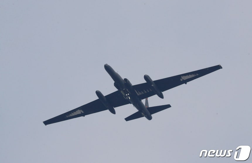주한미군 오산공군기지에서 U-2S 고고도정찰기가 착륙하고 있다(사진은 기사 내용과 무관함) / 뉴스1 ⓒ News1. 2023.11.22 ⓒ 뉴스1 김영운 기자