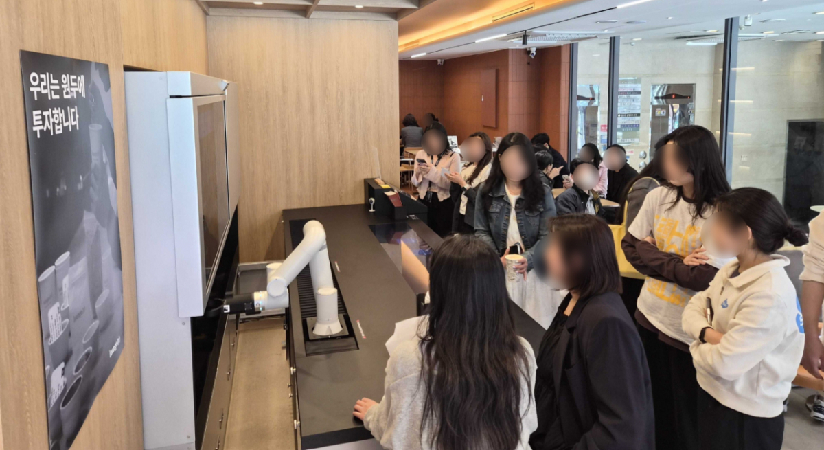 바리스브루 설치매장인 라운지엑스 강남역점 /사진=엑스와이지 제공