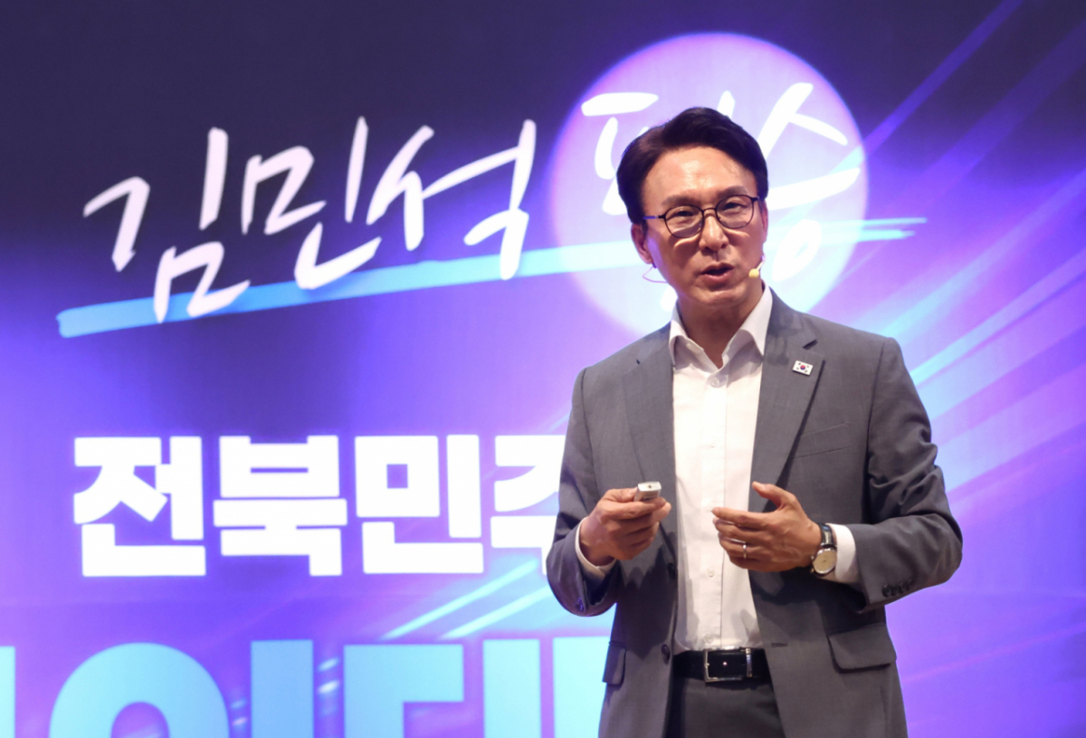 김민석 더불어민주당 대표 후보가 3일 전북 전주시 전주대학교에서 열린 토크콘서트에서 발언하고 있다. /전주(전북)=뉴스1