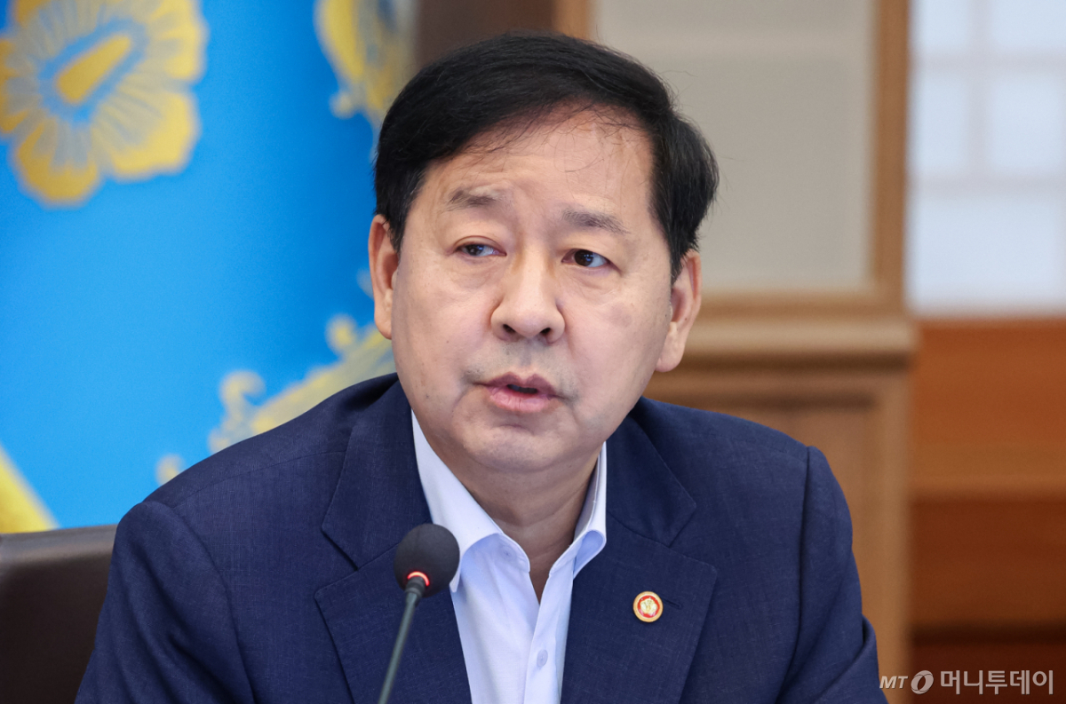 (서울=뉴스1) 이재명 기자 = 구윤철 부총리 겸 재정경제부 장관이 4일 청와대에서 열린 국무회의에서 발언을 하고 있다. (청와대통신사진기자단) 2026.8.4/뉴스1 Copyright © 뉴스1. All rights reserved. 무단 전재 및 재배포, AI학습 이용 금지. /사진=(서울=뉴스1) 이재명 기자
