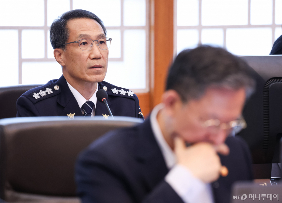 (서울=뉴스1) 이재명 기자 = 유재성 경찰청장 직무대행이 4일 청와대에서 열린 국무회의에서 발언을 하고 있다. (청와대통신사진기자단) 2026.8.4/뉴스1 Copyright © 뉴스1. All rights reserved. 무단 전재 및 재배포, AI학습 이용 금지. /사진=(서울=뉴스1) 이재명 기자