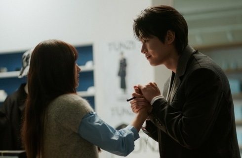 '최애의 사원' 스틸 컷 / 사진=tvN
