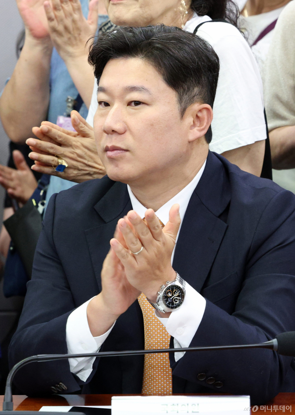 [서울=뉴시스] 고범준 기자 = 진종오 국민의힘 의원이 29일 서울 여의도 국회 의원회관에서 열린 '보완수사 금지, 기어이 범죄자의 편에 설 것인가' 긴급 토론회에 참석해 자리하고 있다. 2026.07.29. bjko@newsis.com /사진=고범준