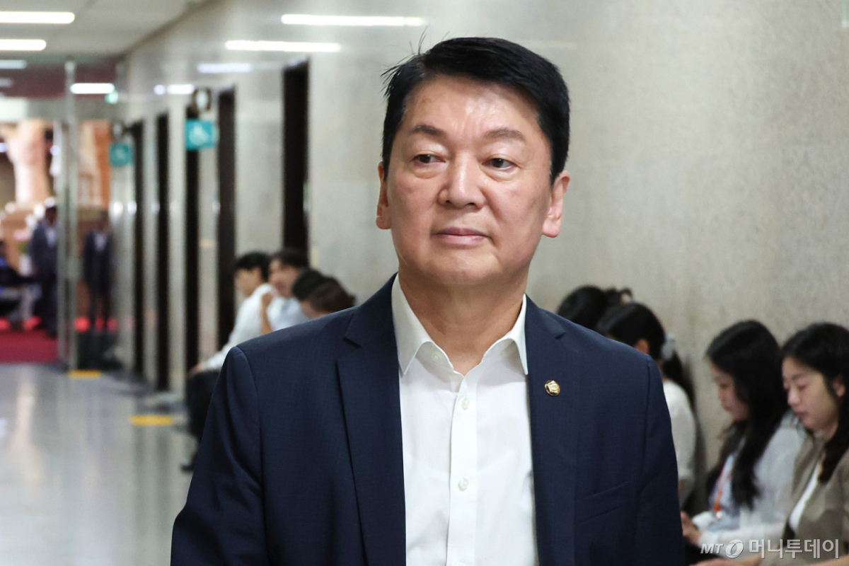 (서울=뉴스1) 신웅수 기자 = 안철수 국민의힘 의원이 13일 서울 여의도 국회에서 열린 정점식 원내대표-중진의원 회동에 참석하고 있다. 2026.7.13/뉴스1 Copyright © 뉴스1. All rights reserved. 무단 전재 및 재배포, AI학습 이용 금지. /사진=(서울=뉴스1) 신웅수 기자