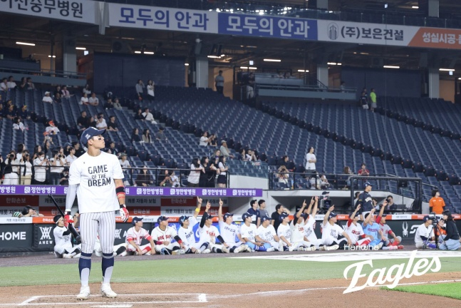 서울고 김지우가 지난 6월 제4회 한화이글스배 고교-대학 올스타전에서 열린 홈런더비에서 우승을 확정한 모습. /사진=한화 이글스 제공