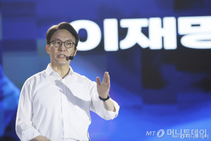 김민석 더불어민주당 당대표 후보가 3일 오후 광주 김대중컨벤션센터에서 열린 ‘선택 김민석! 전남·광주 당원 필승 결의대회’에서 당원들에게 지지를 호소하고 있다./사진=뉴스1