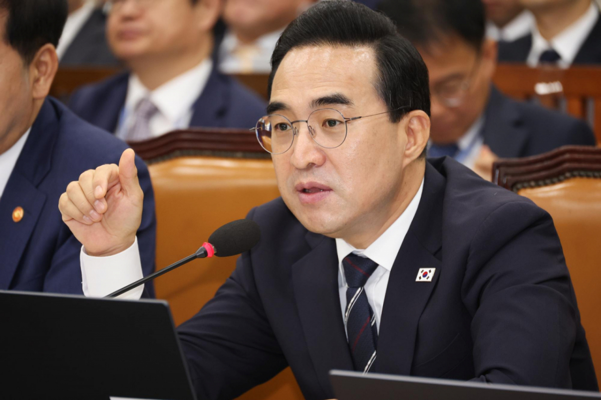박홍근 기획예산처 장관이 지난달 29일 여의도 국회에서 열린 재정경제기획위원회 제3차 전체회의에서 의원들의 질의에 답하고 있다./사진제공=뉴시스