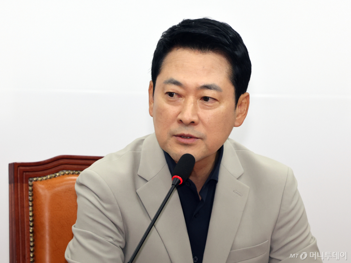 (서울=뉴스1) 황기선 기자 = 장동혁 국민의힘 대표가 5일 오후 서울 여의도 국회에서 단일종목 레버리지 상장지수펀드(ETF) 등 현안 관련 기자회견을 하고 있다. 2026.8.5/뉴스1 Copyright © 뉴스1. All rights reserved. 무단 전재 및 재배포, AI학습 이용 금지. /사진=(서울=뉴스1) 황기선 기자