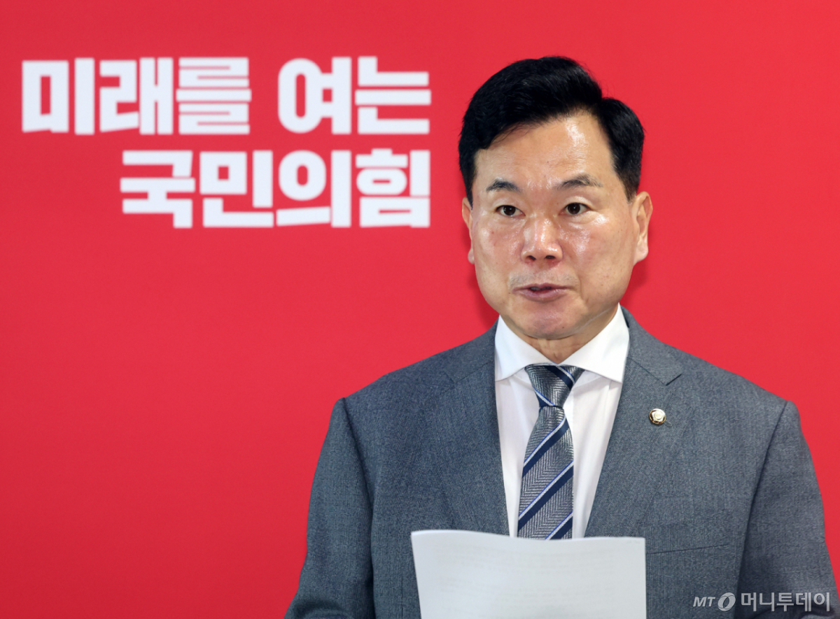 (서울=뉴스1) 황기선 기자 = 김승수 국민의힘 원내운영수석부대표가 5일 오후 서울 여의도 국회에서 특별검사 후보 국민추천위원회 관련 브리핑을 하고 있다. 2026.8.5/뉴스1 Copyright © 뉴스1. All rights reserved. 무단 전재 및 재배포, AI학습 이용 금지. /사진=(서울=뉴스1) 황기선 기자