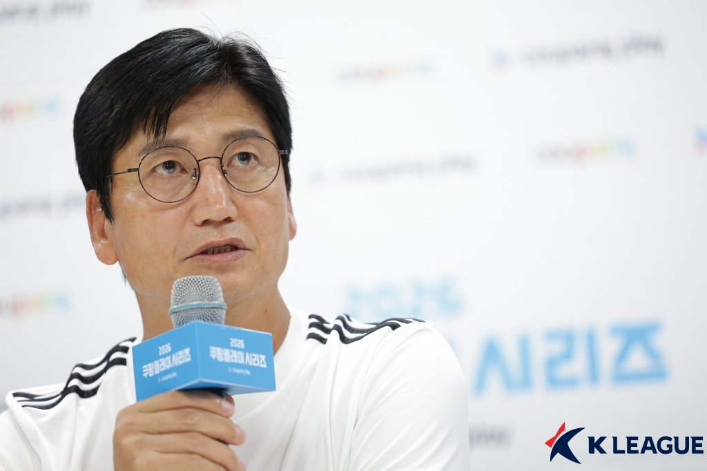 팀 K리그를 지휘하는 정정용 전북 현대 감독. /사진=한국프로축구연맹 제공