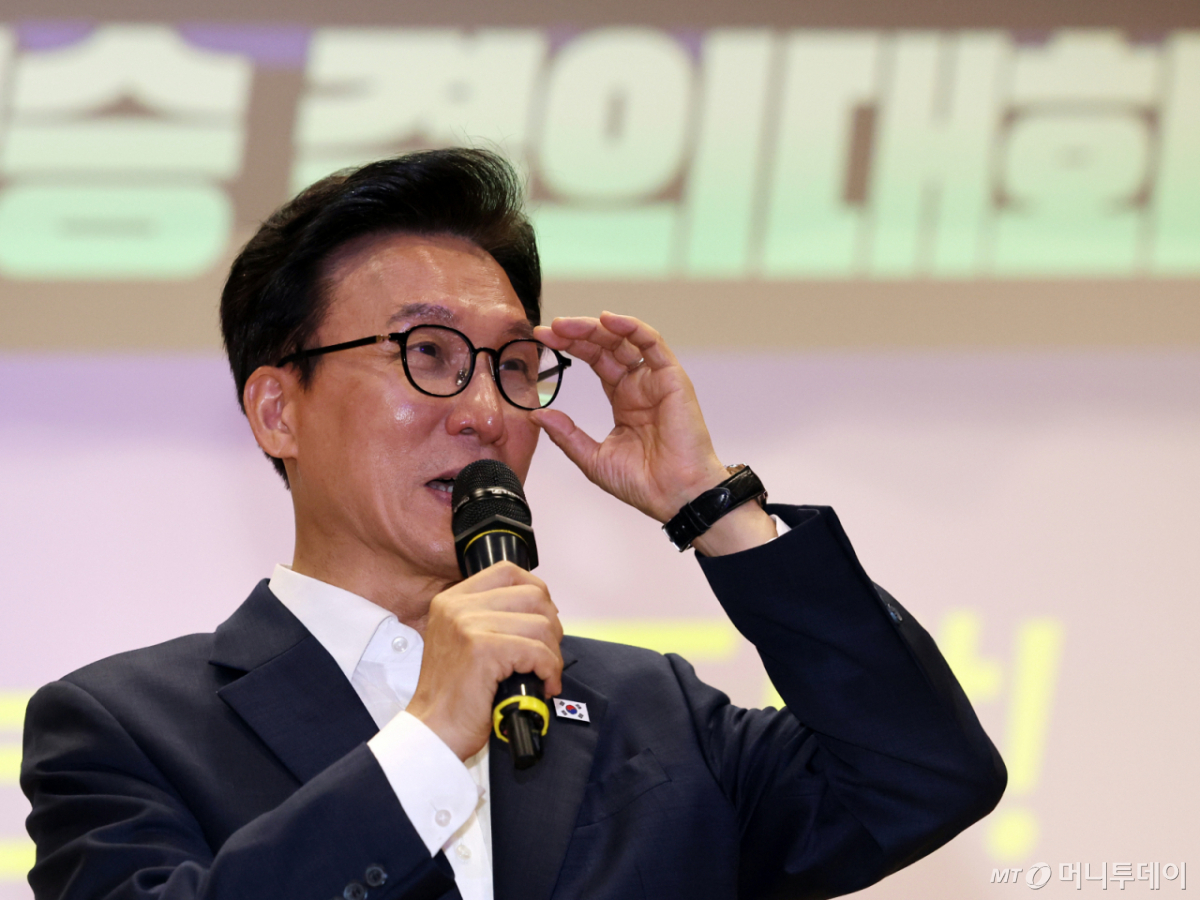 (서울=뉴스1) 황기선 기자 = 김민석 더불어민주당 당대표 후보가 5일 오후 서울 여의도 국회 의원회관에서 열린 '서울지역 당원 김민석 후보 필승 결의대회'에서 발언을 하고 있다. 2026.8.5/뉴스1 Copyright © 뉴스1. All rights reserved. 무단 전재 및 재배포, AI학습 이용 금지. /사진=(서울=뉴스1) 황기선 기자