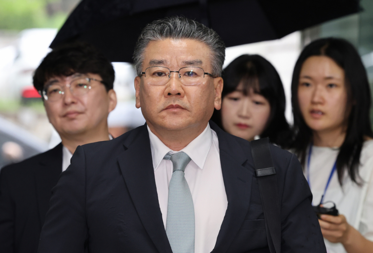 대통령 관저 이전 공사 과정을 부실 감사하고 서류를 조작한 혐의를 받는 유병호 전 감사원 사무총장이 지난달 20일 서울 서초구 서울중앙지법에서 열린 구속 전 피의자 심문(영장실질심사)에 출석하고 있다./사진=뉴스1(사진공동취재)