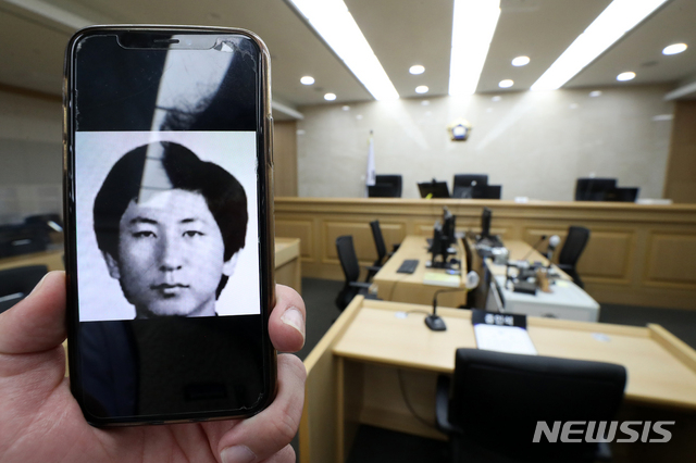 2019년 8월 9일 강력범죄 사상 최악의 장기 미제사건으로 꼽혔던 '화성 연쇄살인사건' 피해자의 유류품에서 이춘재의 DNA가 나왔다. /사진=뉴시스