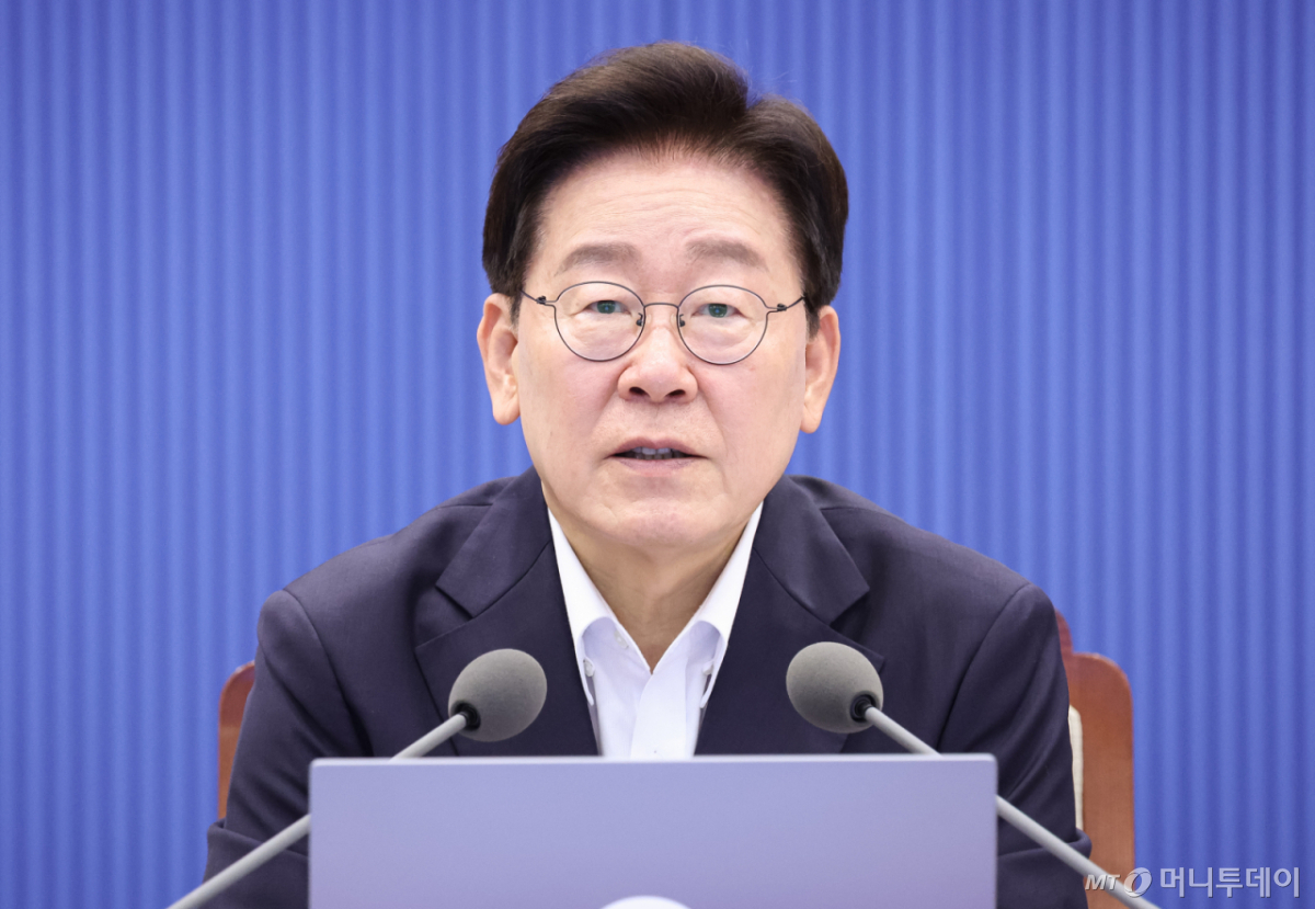 (서울=뉴스1) 이재명 기자 = 이재명 대통령이 6일 청와대에서 열린 수석보좌관회의에서 발언을 하고 있다. (청와대통신사진기자단) 2026.8.6/뉴스1 Copyright © 뉴스1. All rights reserved. 무단 전재 및 재배포, AI학습 이용 금지. /사진=(서울=뉴스1) 이재명 기자