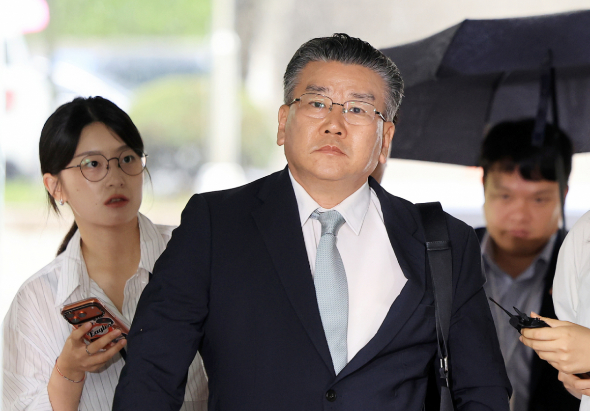 윤석열 정부 시절 불거진 대통령실 관저 이전 부실 감사 의혹을 받는 유병호 감사원 감사위원(전 감사원 사무총장)이 지난달 20일 오전 서울 서초구 서울중앙지방법원에서 열린 구속 전 피의자 심문(영장실질심사)에 출석하고 있다./사진=뉴시스(사진공동취재)