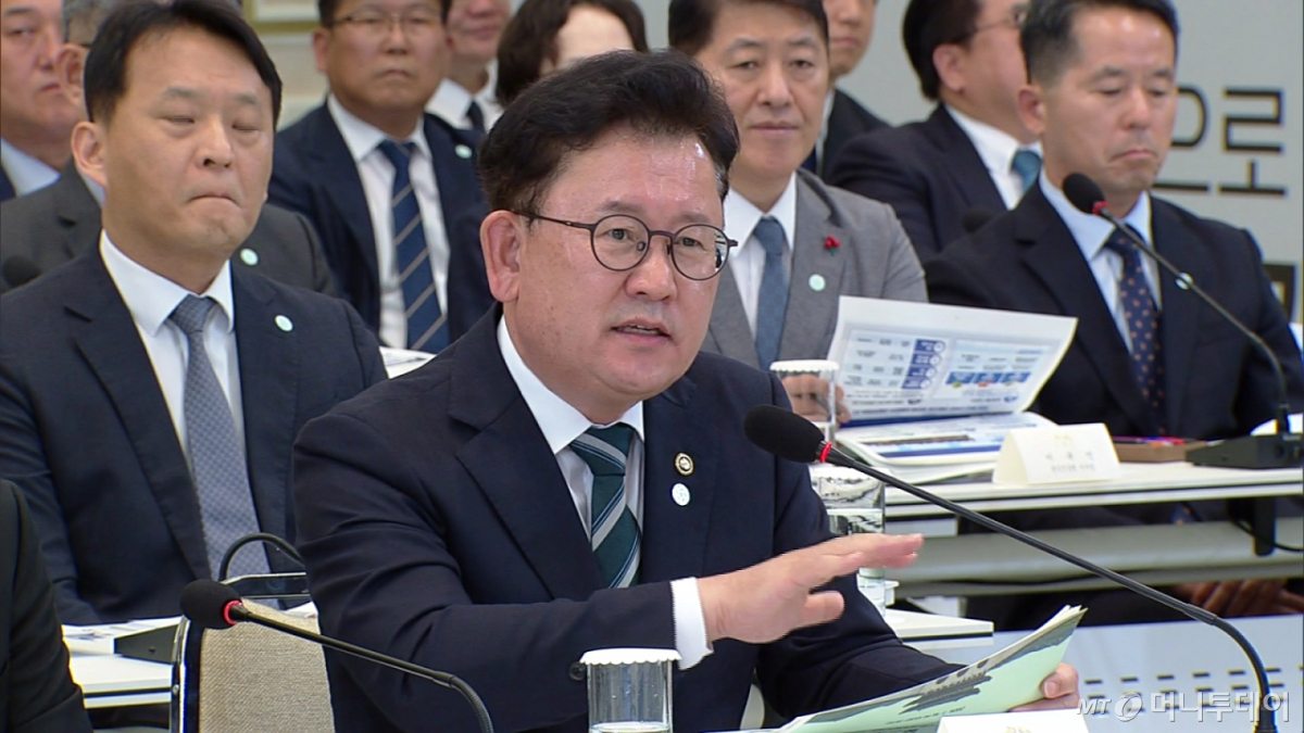 이승돈 농촌진흥청장이 지난 7월 16일 청와대 영빈관에서 열린 이재명 대통령 주재 부처 업무보고에서 2026년 하반기 주요 업무계획을 보고하고 있다. /사진=농촌진흥청 