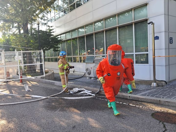 6일 발생한 유해물질 유출 현장 /사진=경기도소방재난본부 제공(뉴시스)