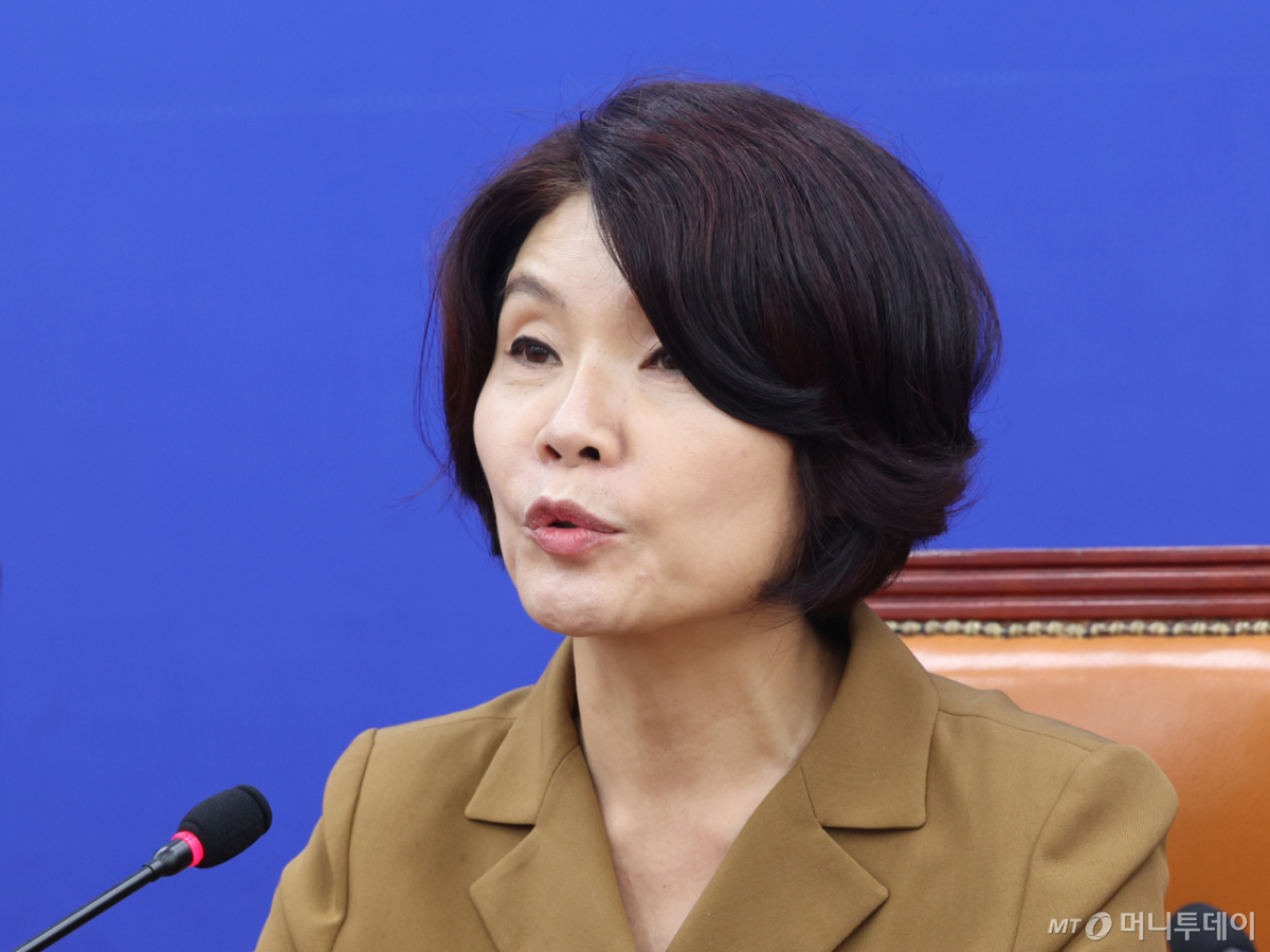 (서울=뉴스1) 황기선 기자 = 한정애 더불어민주당 정책위의장이 6일 오전 서울 여의도 국회에서 열린 정책조정회의에서 모두발언을 하고 있다. 2026.8.6/뉴스1 Copyright © 뉴스1. All rights reserved. 무단 전재 및 재배포, AI학습 이용 금지. /사진=(서울=뉴스1) 황기선 기자