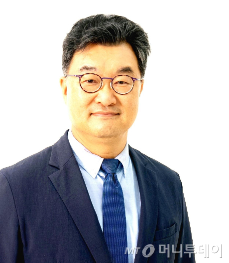 (서울=뉴스1) = 청와대는 7일 이재명 대통령이 국립외교원장에 김흥규 아주대 정치외교학과 교수 겸 미중정책연구소 소장을 임명했다고 밝혔다. (청와대 제공. 재판매 및 DB 금지) 2026.8.7/뉴스1 Copyright © 뉴스1. All rights reserved. 무단 전재 및 재배포, AI학습 이용 금지. /사진=(서울=뉴스1)