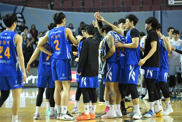 서울 삼성 선수단. /사진=KBL 제공