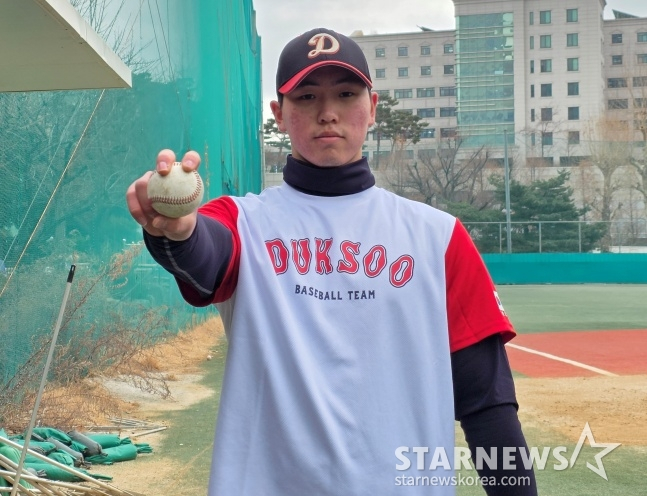 덕수고 김대승이 올해 초 스타뉴스와 만나 포즈를 취했다. /사진=김동윤 기자