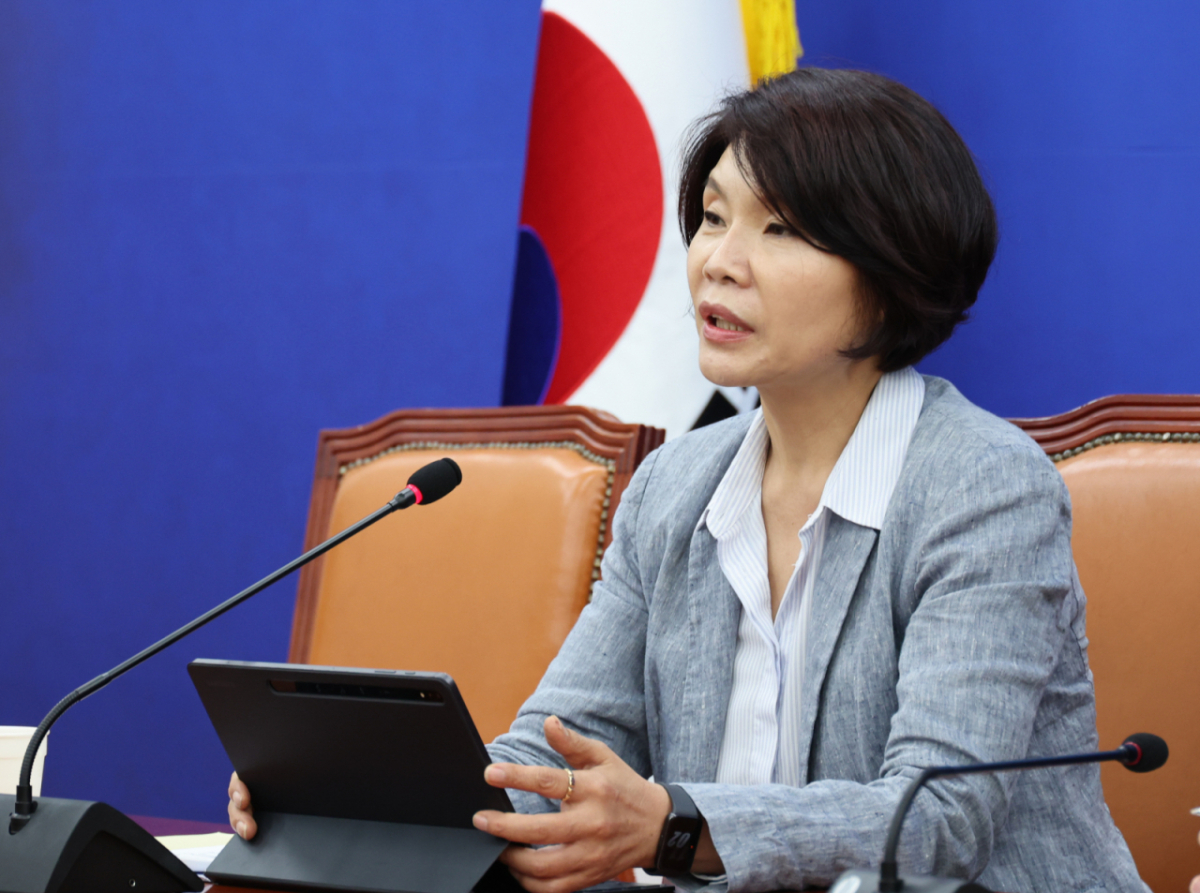 더불어민주당 정책위의장인 한정애 의원이 9일 여의도 국회에서 현안 관련 간담회를 하고 있다. /사진=뉴시스