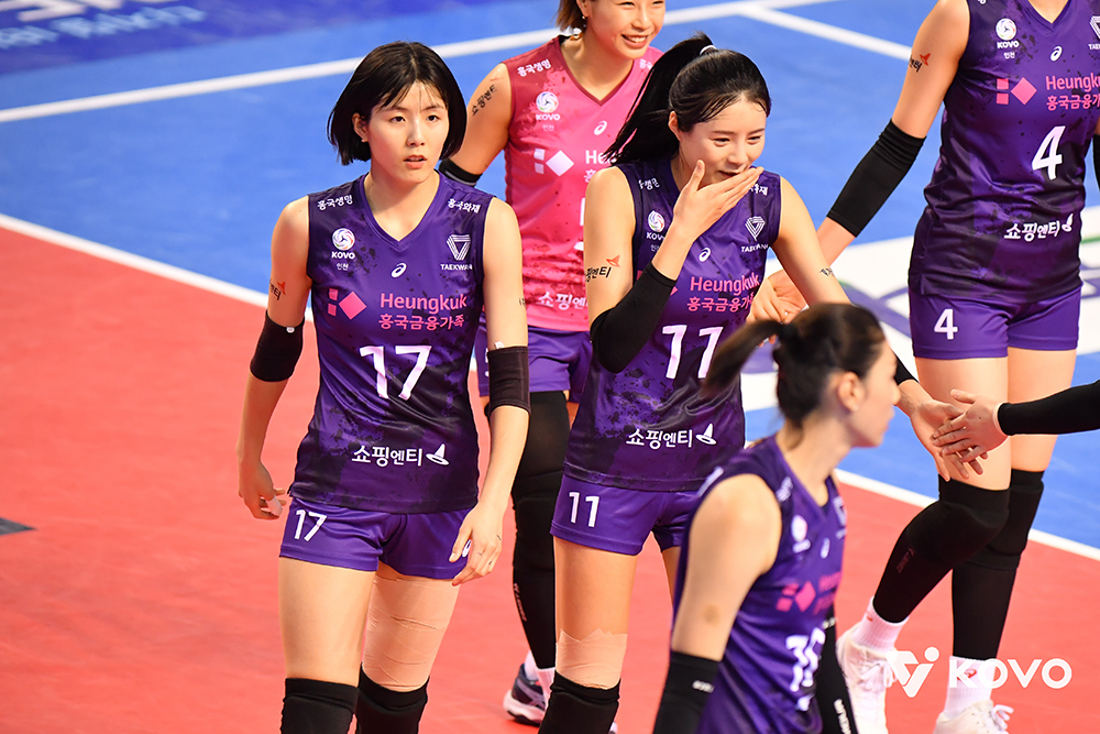 여자 프로배구 흥국생명 시절 이재영(왼쪽)과 이다영. /사진=한국배구연맹 제공