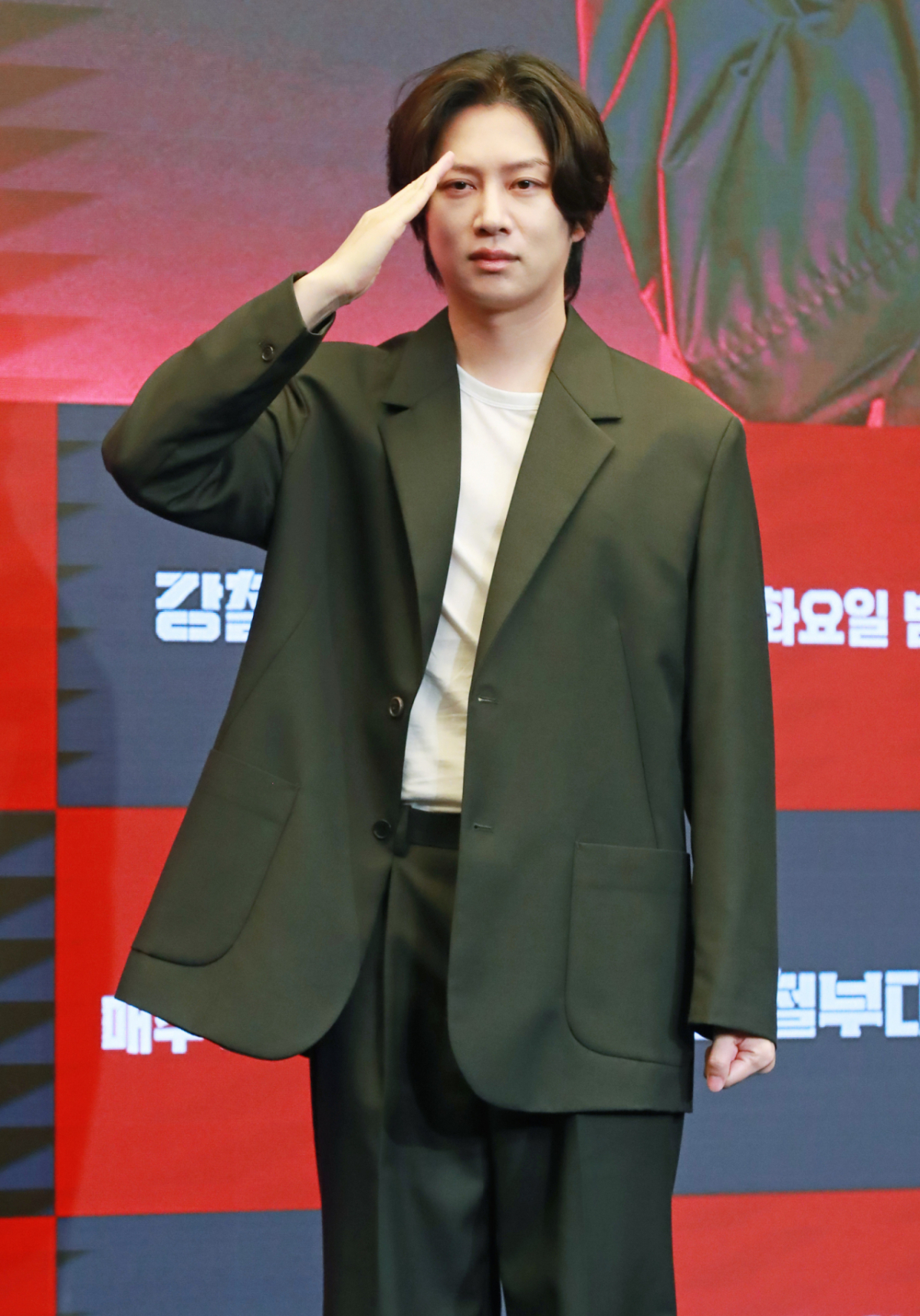 인천시가 내건 현수막 속 태극기가 뒤집혔다며 분노했던 슈퍼주니어 김희철이 자신의 잘못을 인정하고 사과했다. /사진=스타뉴스