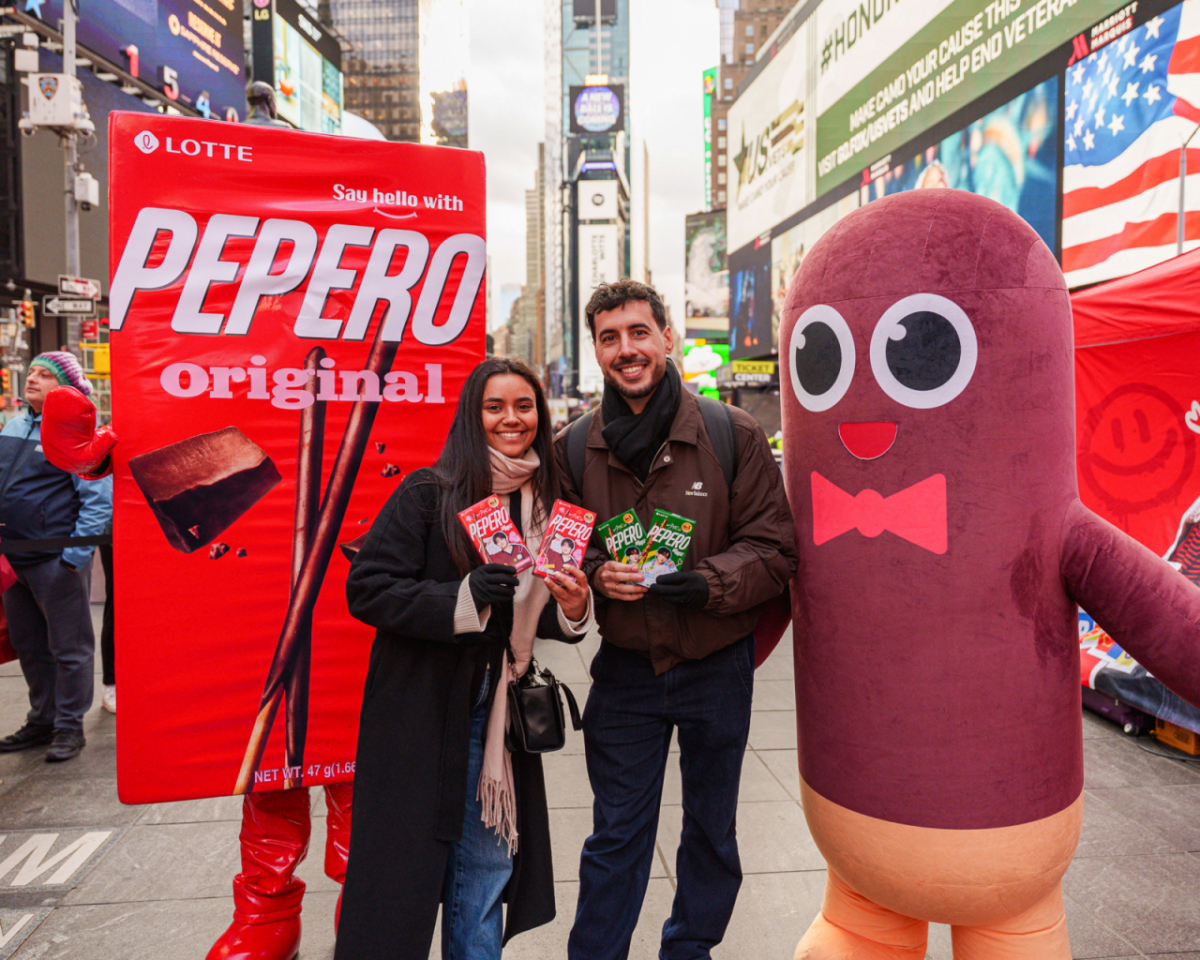 롯데웰푸드가 지난해 11월11일(현지시간) 미국 뉴욕 타임스스퀘어 파더 더피 스퀘어(Father Duffy Square)에서 ‘웰컴 투 K-스위트 홀리데이’ 페스티벌을 개최했다고 12일 밝혔다. 사진=롯데웰푸드 제공