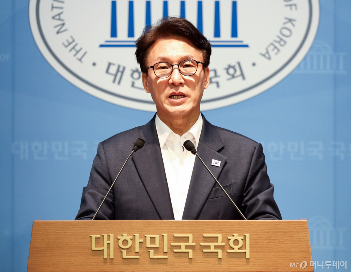 (서울=뉴스1) 최지환 기자 = 김민석 더불어민주당 당대표 후보가 10일 서울 여의도 국회 소통관에서 열린 더불어민주당 8·17 전당대회 관련 기자회견에서 발언하고 있다. 2026.8.10/뉴스1 Copyright © 뉴스1. All rights reserved. 무단 전재 및 재배포, AI학습 이용 금지. /사진=(서울=뉴스1) 최지환 기자