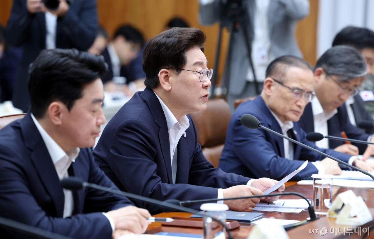 [서울=뉴시스] 조성봉 기자 = 이재명 대통령이 10일 청와대에서 열린 메가프로젝트 2차 민관합동 점검회의에서 발언하고 있다. 2026.08.10. suncho21@newsis.com /사진=조성봉