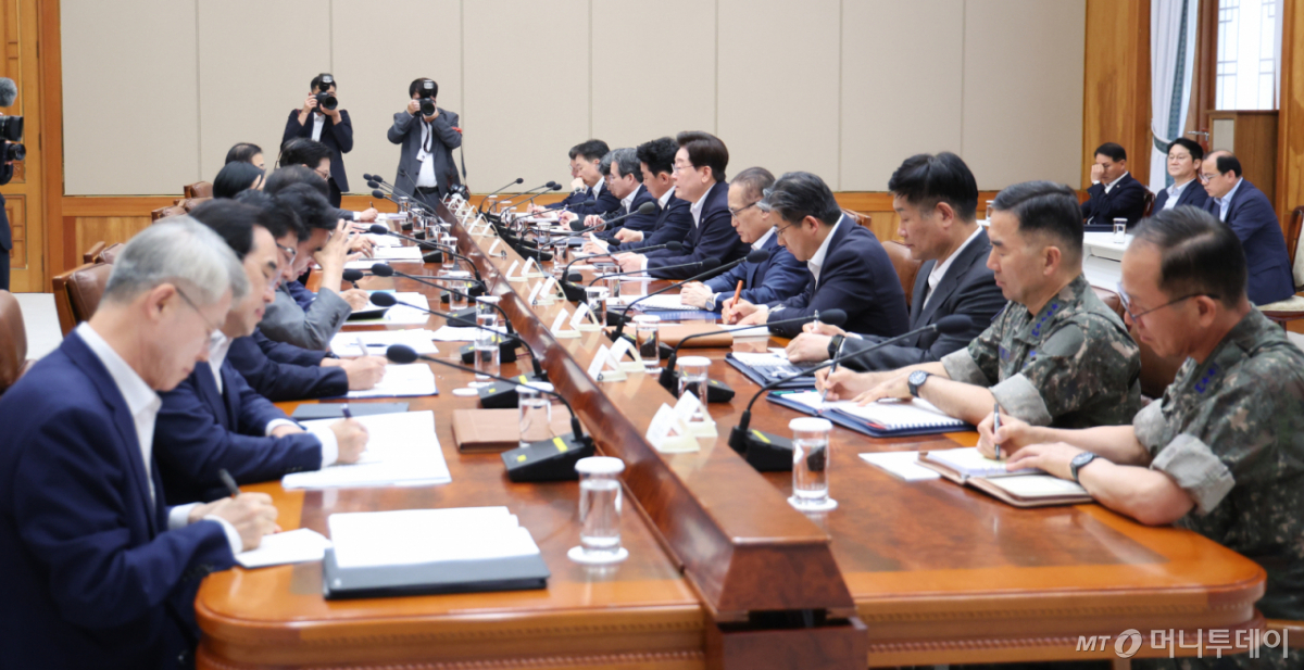 (서울=뉴스1) 허경 기자 = 이재명 대통령이 10일 청와대에서 열린 메가프로젝트 2차 민관합동 점검회의에서 발언하고 있다. 2026.8.10/뉴스1 Copyright © 뉴스1. All rights reserved. 무단 전재 및 재배포, AI학습 이용 금지. /사진=(서울=뉴스1) 허경 기자