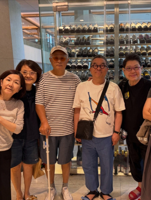 개그우먼 이성미가 송승환, 이성미, 최유라, 김혜영 등과 찍은 사진을 공개했다. /사진=인스타그램 캡처