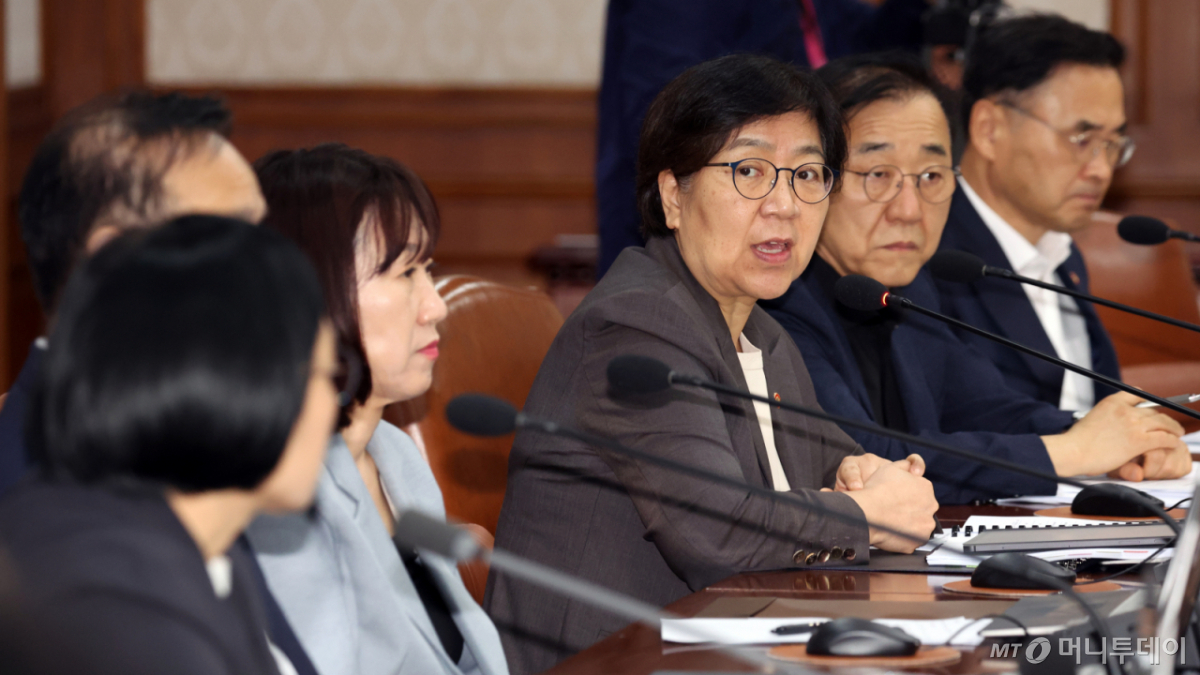 (태백=뉴스1) 김명섭 기자 = 정은경 보건복지부 장관이 28일 서울 종로구 세종대로 정부서울청사에서 열린 국무회의에서 발언하고 있다. 2026.7.28/뉴스1 Copyright © 뉴스1. All rights reserved. 무단 전재 및 재배포, AI학습 이용 금지. /사진=(태백=뉴스1) 김명섭 기자