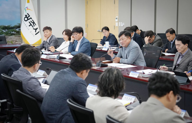 박관열 경기 광주시장이 '지역 상생 직통TF' 회의를 주재하고 있다./사진제공=광주시