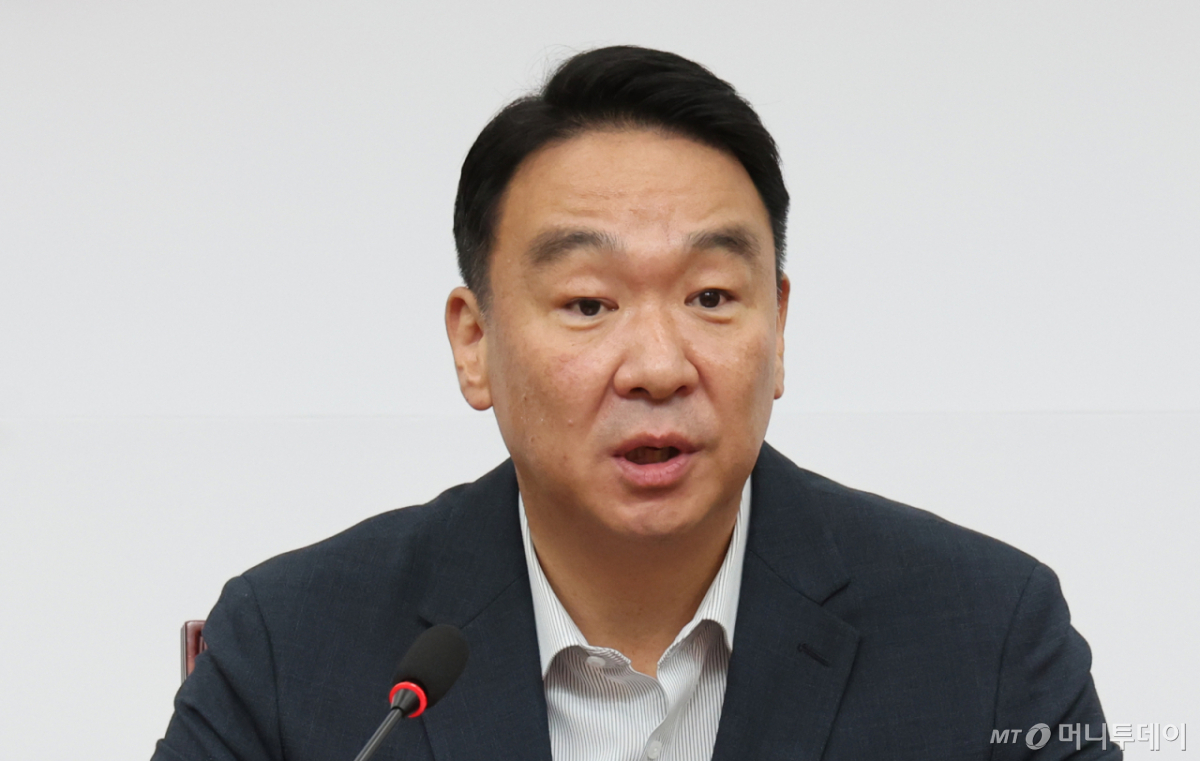 (서울=뉴스1) 황기선 기자 = 정희용 선출직 공직자 평가혁신 TF 위원장이 11일 오전 서울 여의도 국회에서 열린 '선출직 공직자 평가혁신 TF 2차 회의'에서 인사말을 하고 있다.  2026.8.11/뉴스1  Copyright © 뉴스1. All rights reserved. 무단 전재 및 재배포,  AI학습 이용 금지. /사진=(서울=뉴스1) 황기선 기자