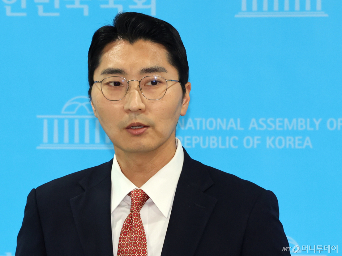 (서울=뉴스1) 황기선 기자 = 박준태 국민의힘 당 대표 비서실장이 22일 오후 서울 여의도 국회 소통관에서 장동혁 대표의 건강상태 관련 브리핑을 하고 있다. 2026.6.22/뉴스1 Copyright © 뉴스1. All rights reserved. 무단 전재 및 재배포, AI학습 이용 금지. /사진=(서울=뉴스1) 황기선 기자