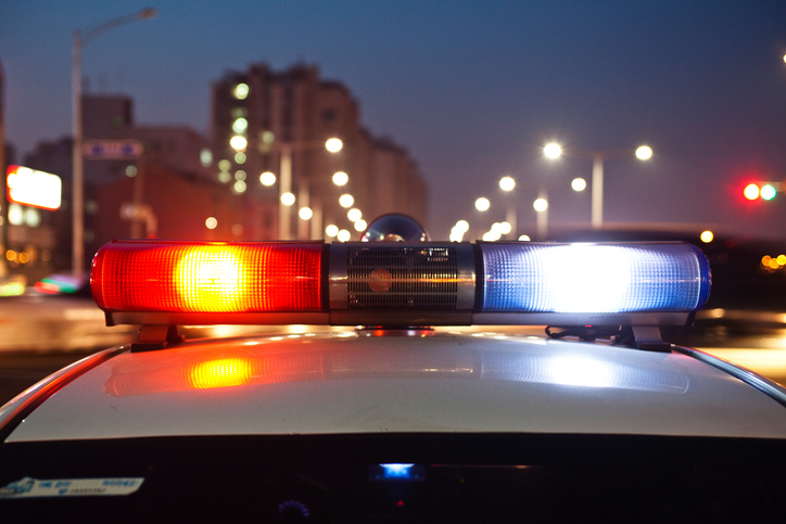 영화 촬영을 마친 뒤 차를 몰고 귀가하던 대학생 3명이 중앙선을 넘어 마주 오던 덤프트럭을 들이받는 사고로 숨졌다. 기사 이해를 돕기 위한 참고 사진. /사진=클립아트코리아