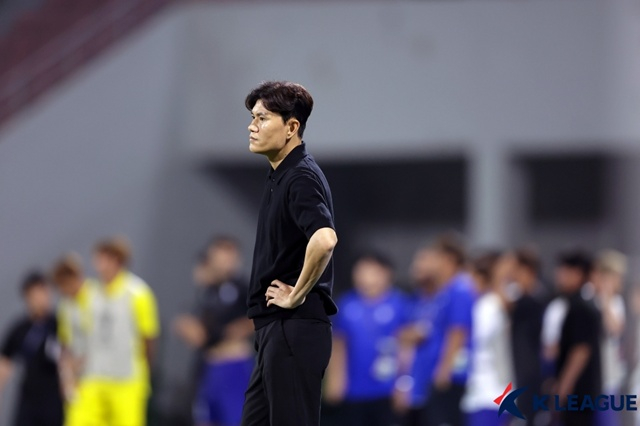 정경호 강원FC 감독. /사진=한국프로축구연맹 제공