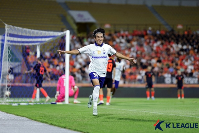 나와타 가쿠의 골 세리머니. /사진=한국프로축구연맹 제공