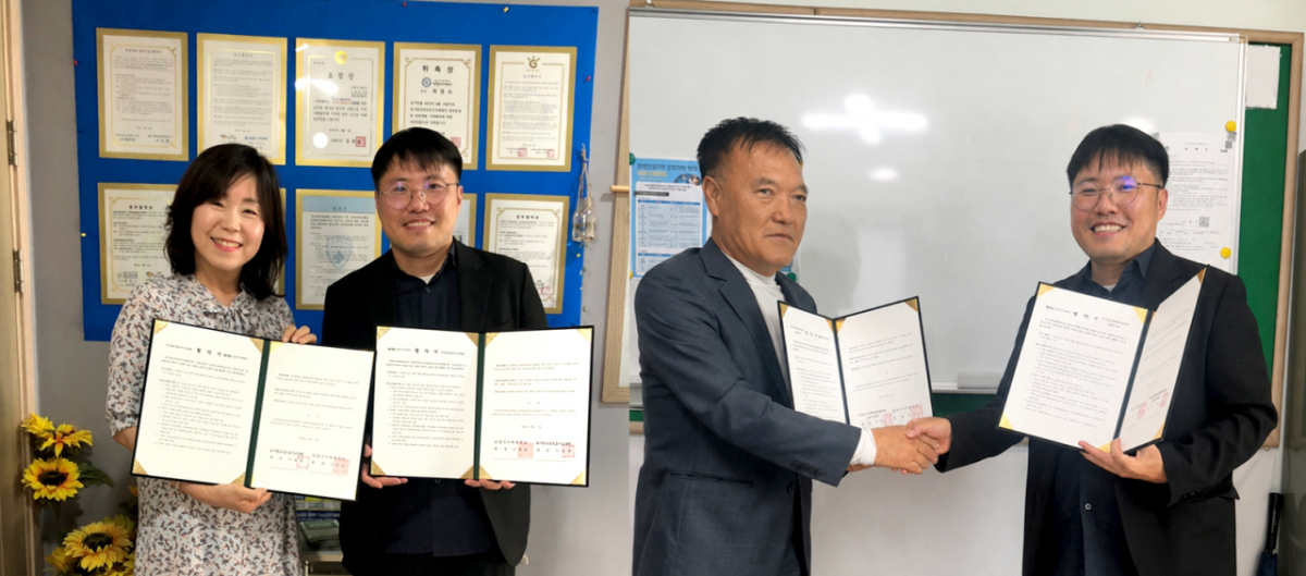 건양사이버대 사회복지경영학과가 효사랑요양보호사교육원(왼쪽 사진)과 경남신체장애인복지회 김해시지부와 업무협약을 체결했다./사진제공=건양사이버대