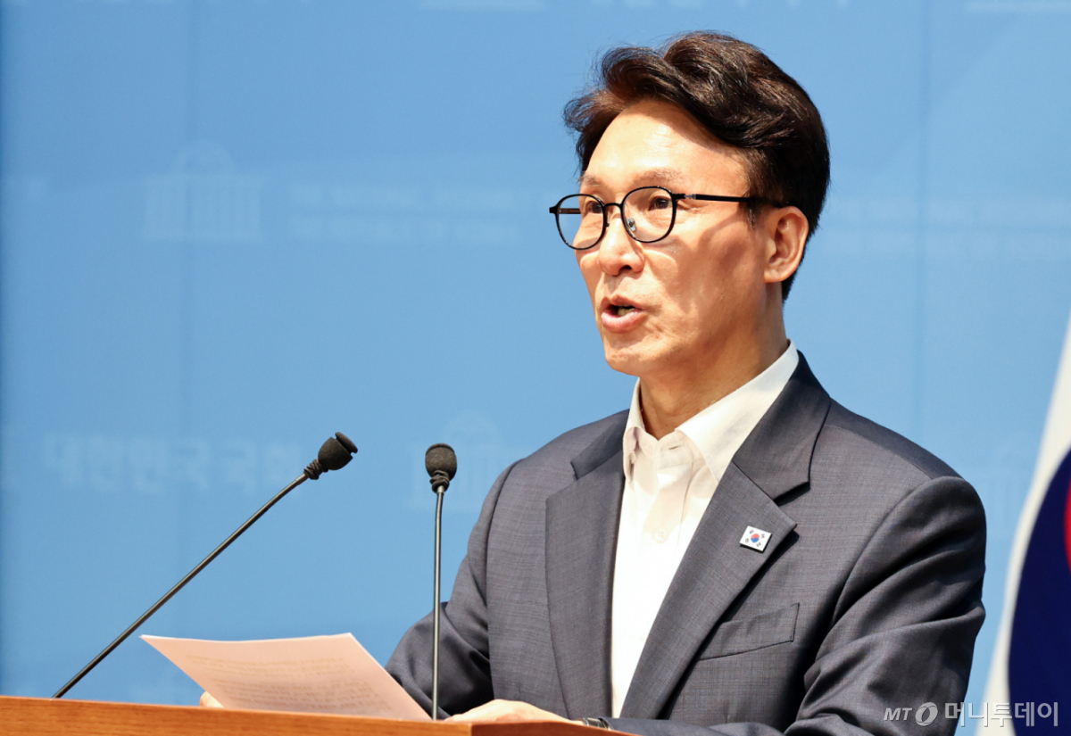 김민석 더불어민주당 당대표 후보가 10일 서울 여의도 국회 소통관에서 열린 더불어민주당 8·17 전당대회 관련 기자회견에서 발언하고 있다. /사진=뉴스1