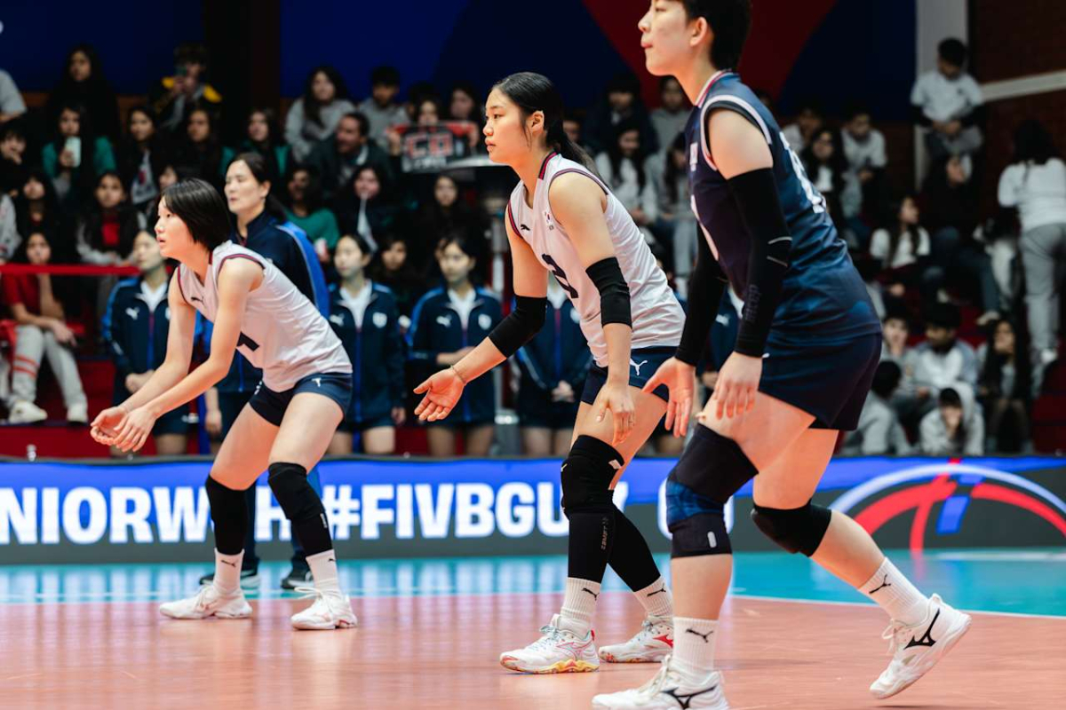12일(한국시간) 칠레 로스안데스에서 열린 2026 국제배구연맹(FIVB) U17 여자 세계선수권대회 조별리그 D조 5차전 알제리전네 나선 대한민국 17세 이하(U17) 여자배구 대표팀 선수들. /사진=FIVB 제공