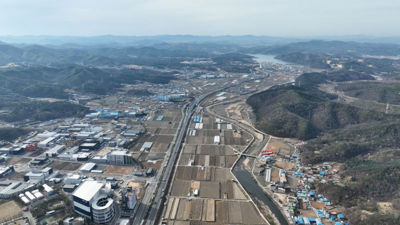 용인 첨단 시스템 반도체 국가산단이 들어설 이동·남사읍 일대 전경. 중앙을 관통하는 도로가 국도 45호선./사진제공=용인시