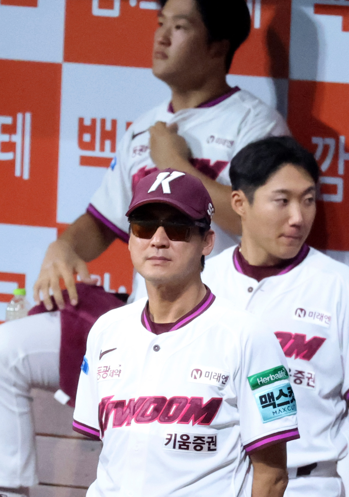 키움 설종진 감독이 12일 고척스카이돔에서 열린 2026KBO리그 키움히어로즈와 LG트윈스 경기에서 그라운드를 응시하고 있다. . 2026.08.12. /사진=강영조 cameratalks@
