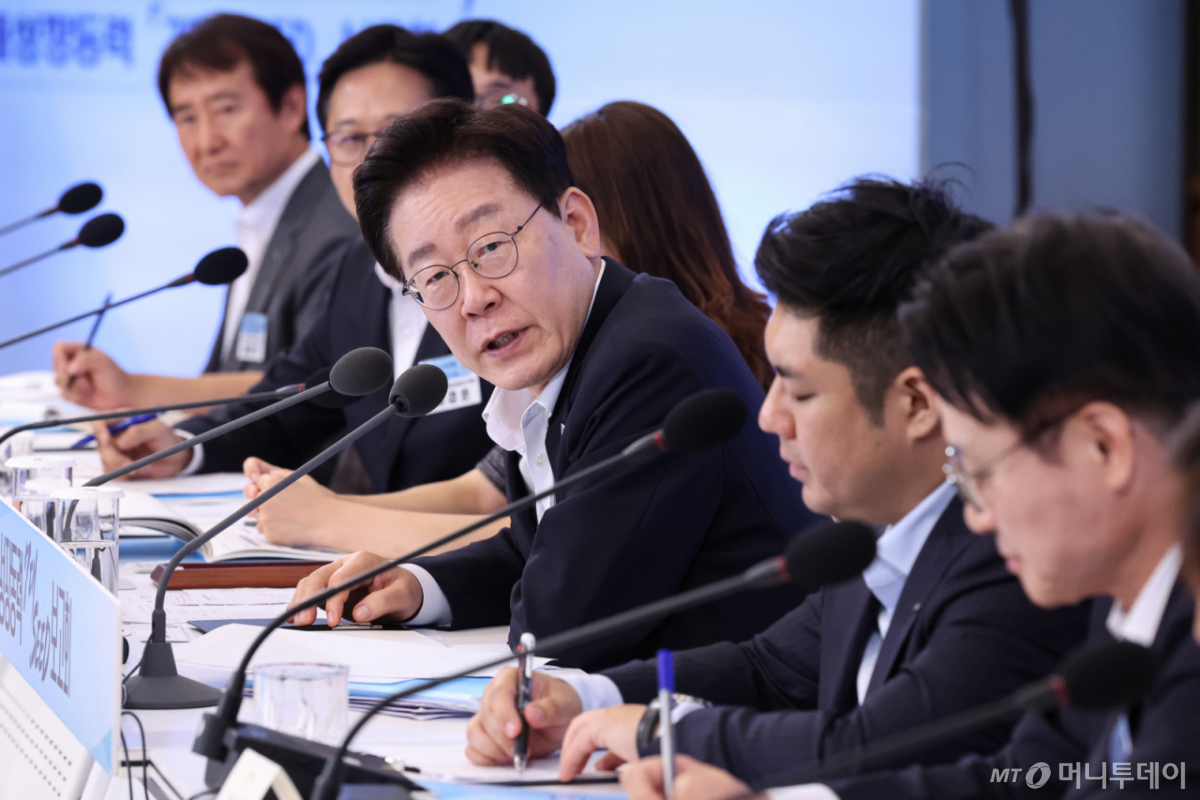 (서울=뉴스1) 허경 기자 = 이재명 대통령이 12일 청와대에서 열린 미래성장동력 7대SEED 보고회에서 발언하고 있다. 2026.8.12/뉴스1 Copyright © 뉴스1. All rights reserved. 무단 전재 및 재배포, AI학습 이용 금지. /사진=(서울=뉴스1) 허경 기자