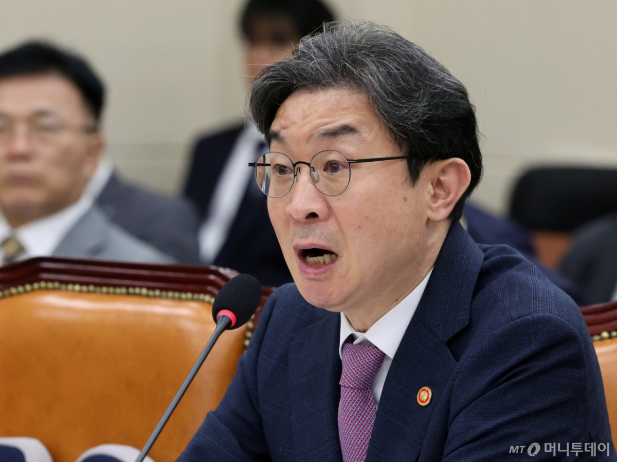 (서울=뉴스1) 황기선 기자 = 이억원 금융위원장이 29일 서울 여의도 국회에서 열린 정무위원회 전체회의에서 의원질의에 답하고 있다. 2026.7.29/뉴스1 Copyright © 뉴스1. All rights reserved. 무단 전재 및 재배포, AI학습 이용 금지. /사진=(서울=뉴스1) 황기선 기자